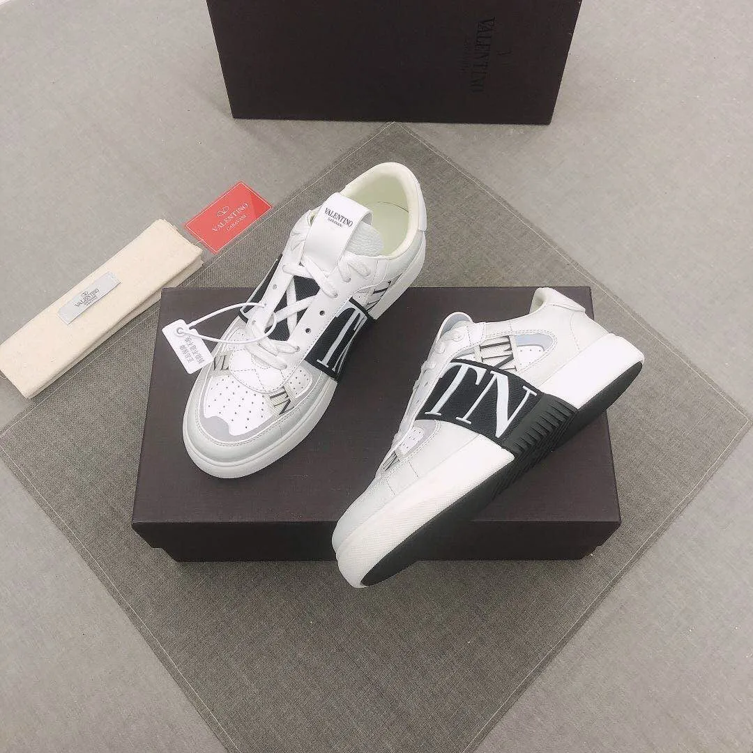 P440▫️V L7N spring and summer 🆕calf leather strap sneakers, no man should be able to refuse this style, classic color, so handsome! Purchase a high-precision replica of the original version to instantly sell off the market currency! 6 VLTN logo rubber effect straps - Valentino Garavani Logo printed on the back and tongue, all materials are customized to ensure quality! Size: 38/45 No. 018